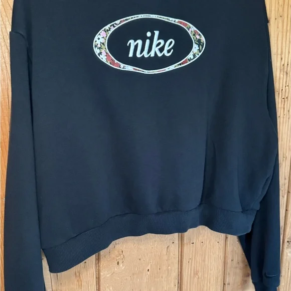 Nike Women’s Black Floral Crop Hoodie Sweatshirt Pullover Medium - Picture 3 of 8